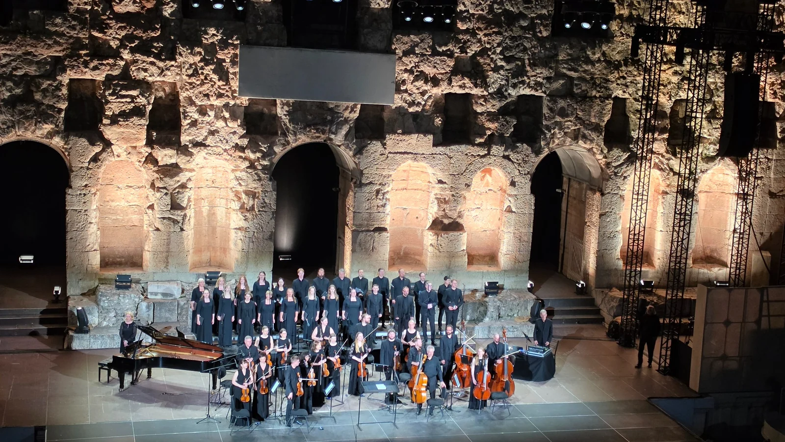 Koncert muzyki Arvo Pärta w Odeonie Heroda Attyka w Atenach