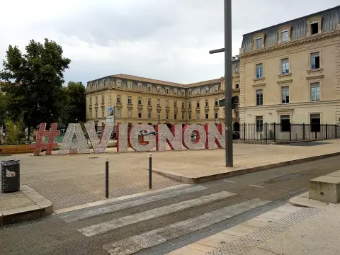 Avignon Banner