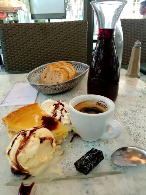 Avignon Bread Breakfast Roll Banh