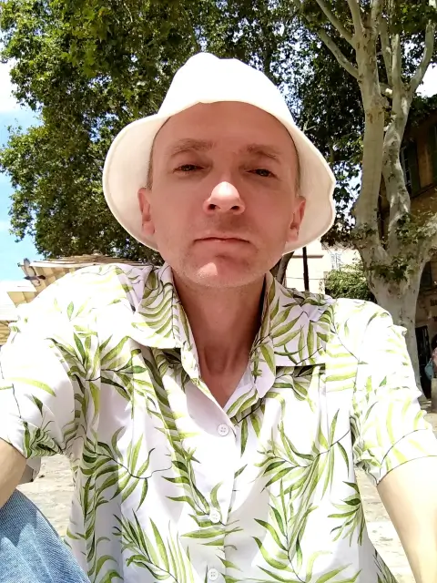 Avignon Sleeve Hat Headgear Sun