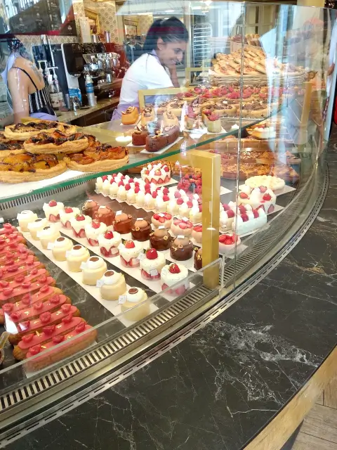 Cannes Natural Foods Pastry Banh