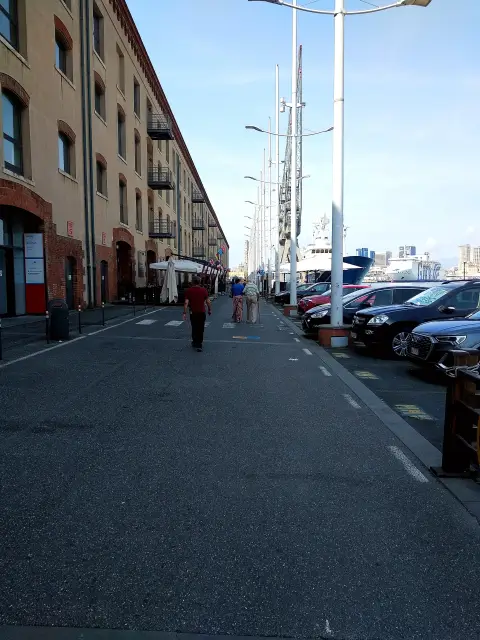 Genua Alley Automotive Parking Light