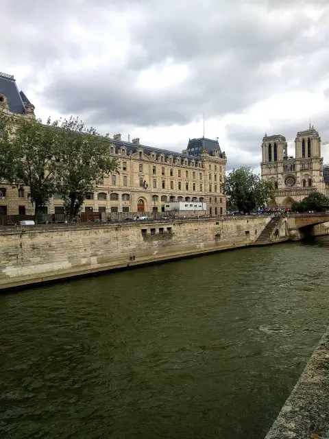 Paris Square Jean Xxiii Pont