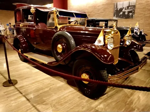 Roma Antique Car Vintage Auto