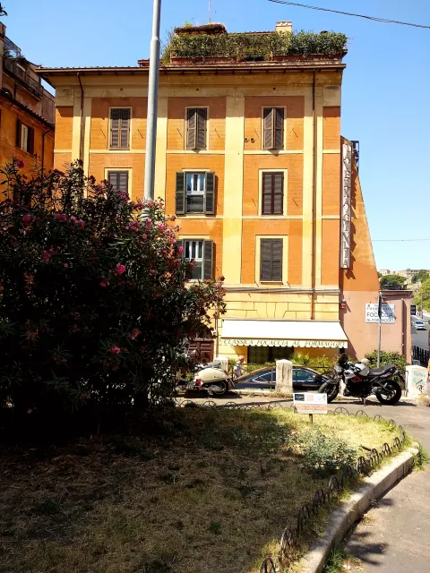 Roma Arco Degli Acetari House