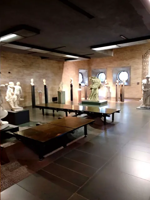 Roma Interior Sculpture Flooring Lighting