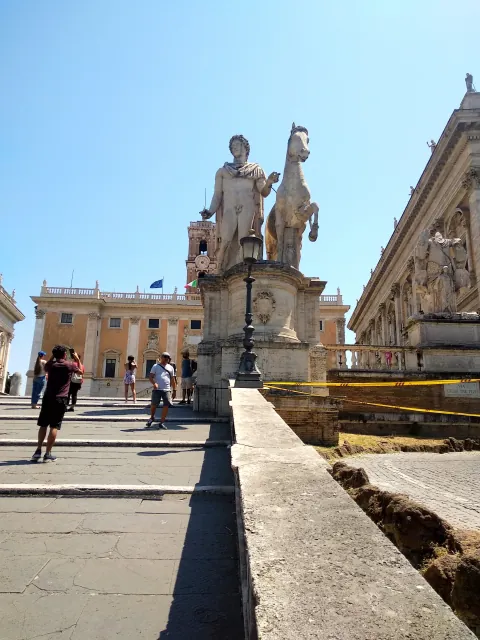 Roma Statue Sculpture Public Space