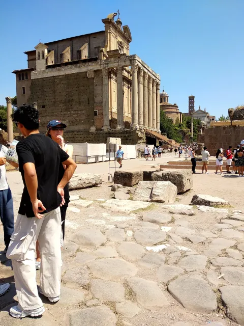 Roma Tourism Temple Vacation Column