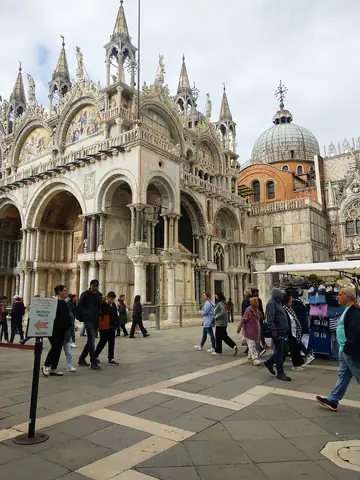 Venice Arch Tourist Attraction