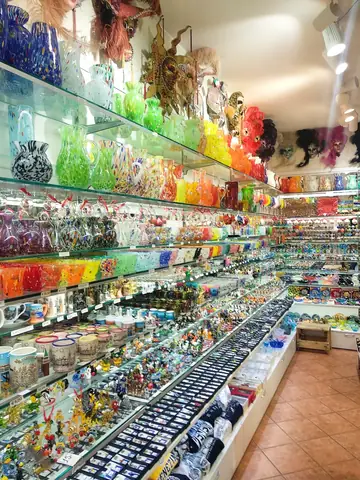 Venice Retail Collection Display