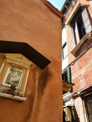 Venice Wood Brown Composite