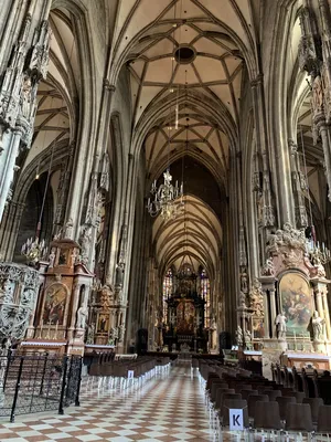 Nave Cathedral Vienna