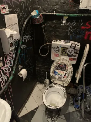 Punk Toilet Vienna